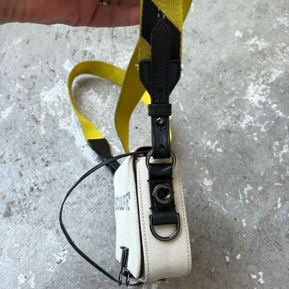 Off-White Virgil Abolh Sculpture canvas - Picture 10 of 13